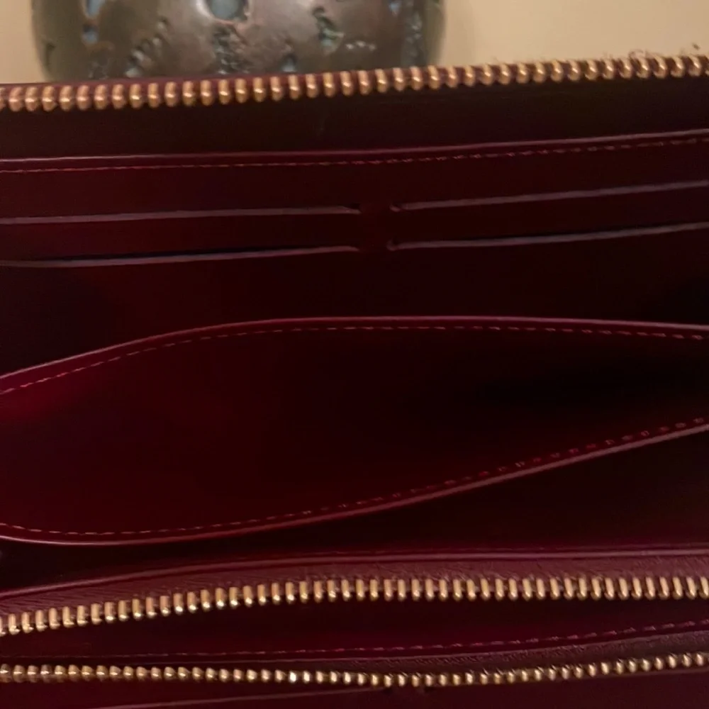 AUTHENTIC EUC LOUIS VUITTON SP4182 ROUGE FAUVISTE MONOGRAM VERNIS ZIPPY … - Picture 13 of 17